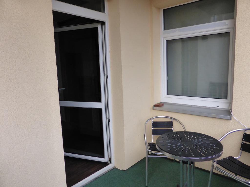 Ferienwohnung Friedrich Schiller, 2 Schlafzimmer, Balkon,Kostenloses Wifi, Naehe Zentrum, Ена Экстерьер фото